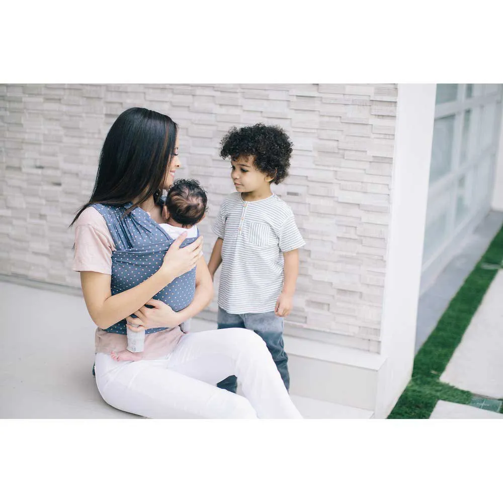 Ergobaby Aura Wrap Coral Dots 3 Ergobaby Aura Wrap Coral Dots - Image 3