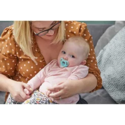 Tommee Tippee Ultra Light Pacifiers X2 11 Tommee Tippee Ultra Light Pacifiers X2 -Baby Shower Store tommee tippee ultra light pacifiers x2 5